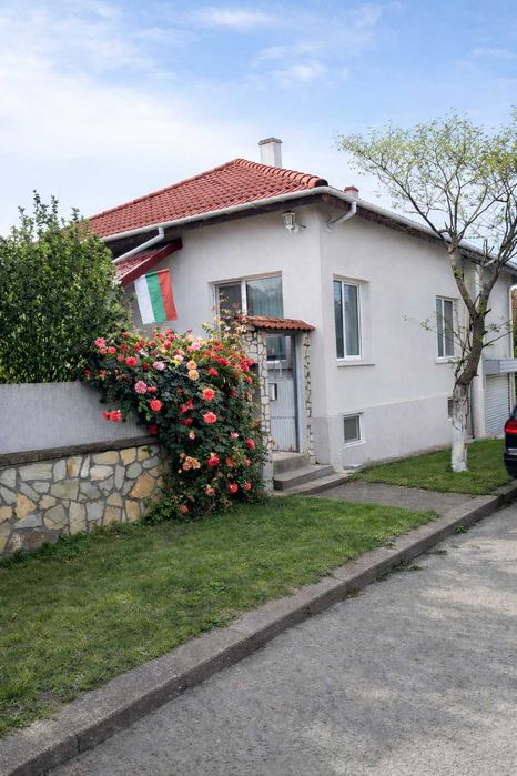 Къща на 30км от Русе и Разград