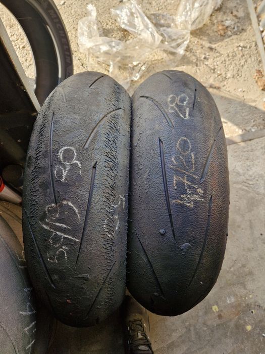 Vand cauciucuri moto Pirelli, Dunlop,Bridgestone, Metzeler,Michelin.