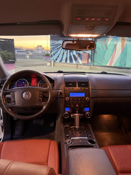 VW Touareg 2.5 TDI R5 Exclusive Automat 4x4 2009 Interior Coniac Trapa