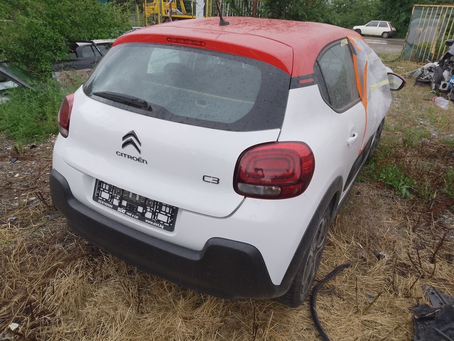 Продавам на части Ситроен С3 2022г 1.2i
