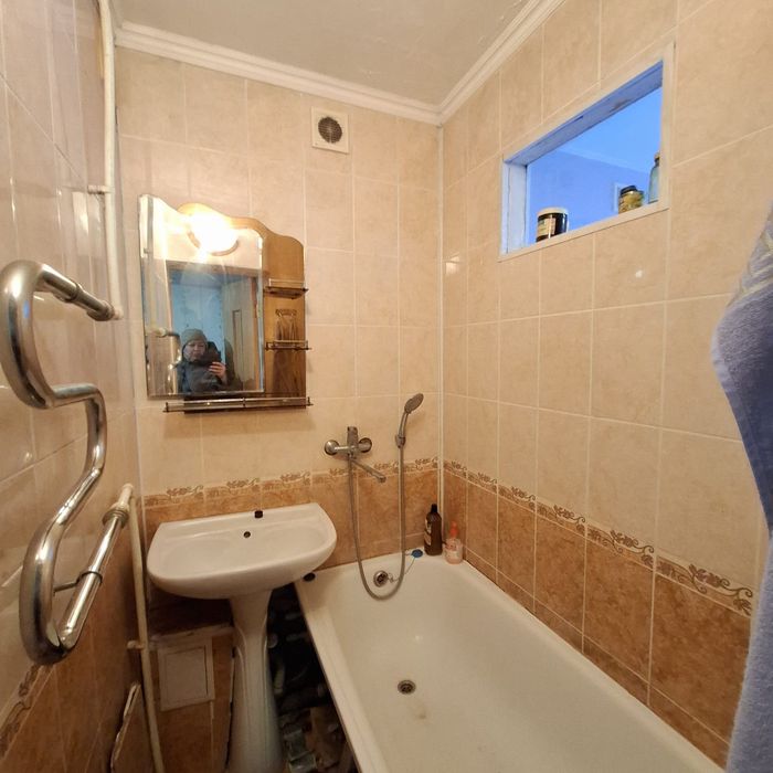 Продам 2 комн квартиру на Байтереке