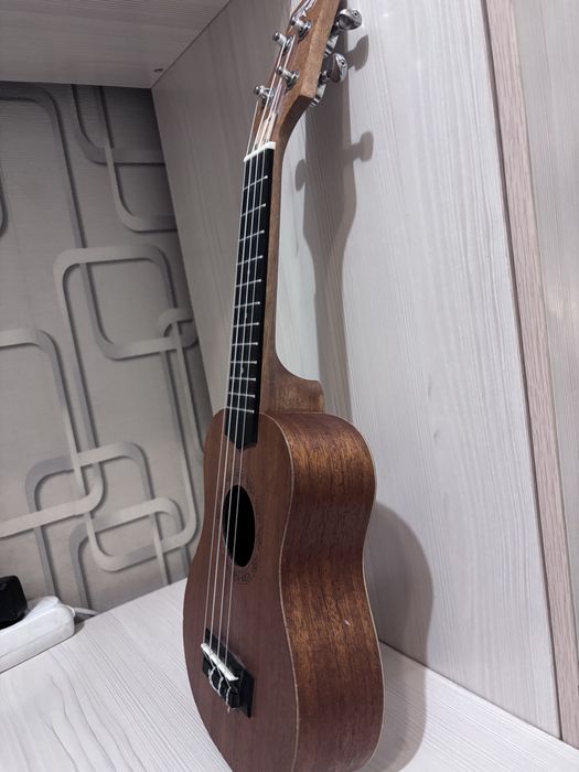 укулеле peaveyyy