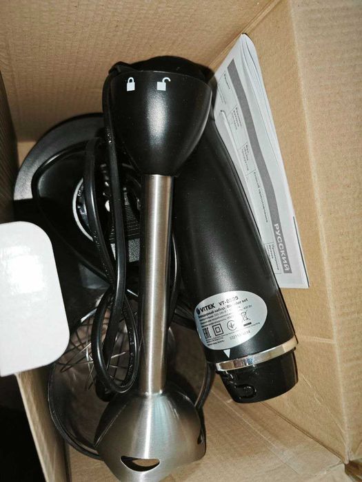 Продаю блендеры VITEK VT-8525 и VITEK VT-8516, соковыжималку Philips.