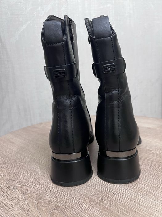 Зимние женские ботинки