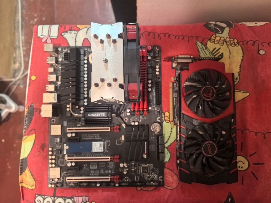 Kit AMD FX 9370 4.4 mh placa baza și rami 16g și ssd m2 256 placa vide