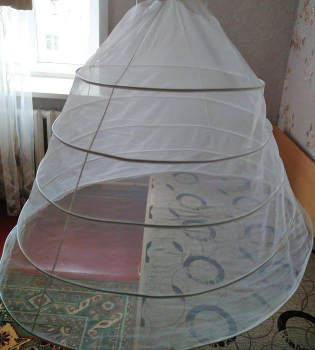 Продам свадебные платья торг уместен