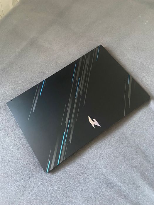 Продам игровой ноутбук состояние идельное покупл месяц назад