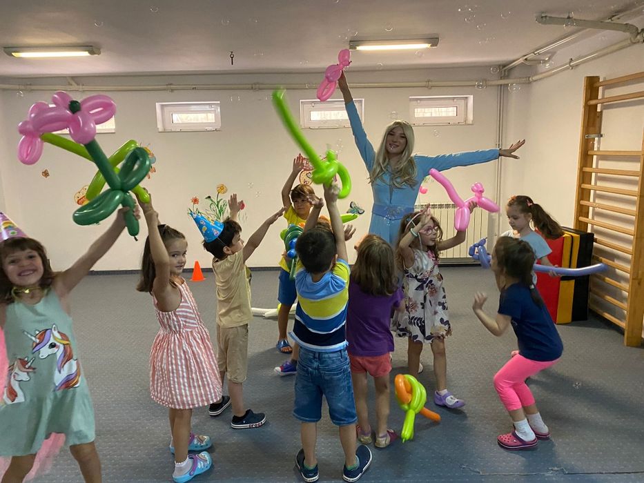 Animatori petreceri copii. Jocuri, baloane modelate, pictura pe fata!