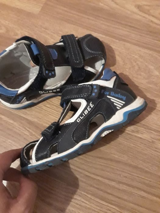 Детски сандали.      .