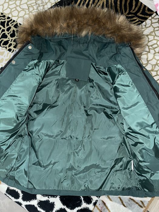 Продам зимнюю детскую куртку