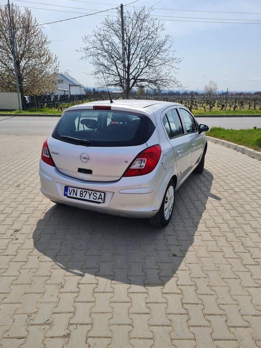Vand Opel Corsa D 1.2 benzină – 2007 – AC funcțional – set roți iarnă + vară