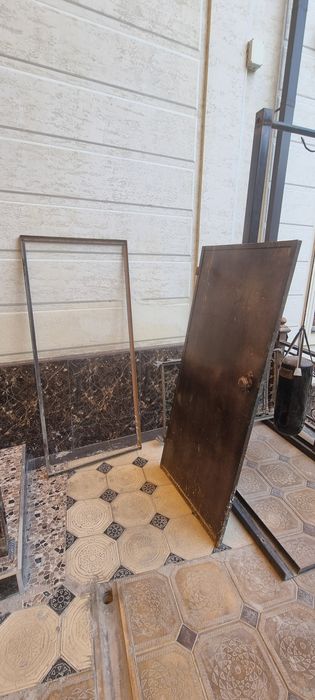 Temirli eshik sotiladi ramkasi bn