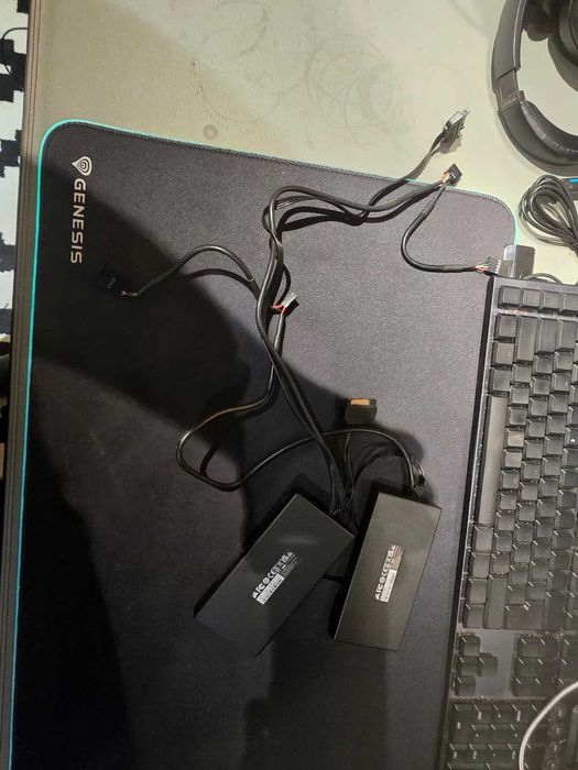 2 x Corsair iCUE Commander Core XT RGB HUB