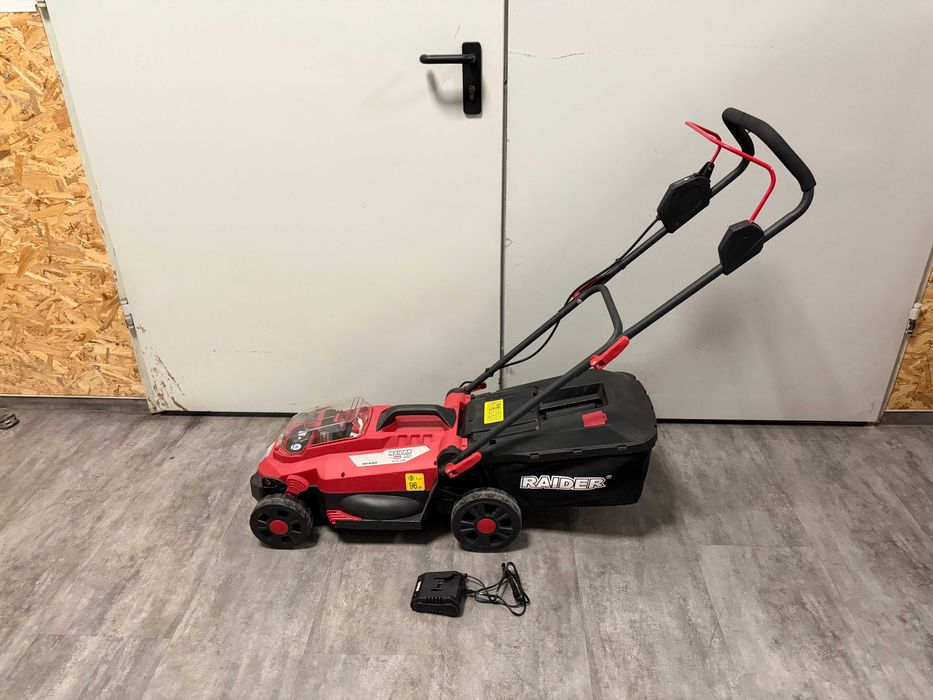 Резачка бензин. 350mm (14")  2400W .325" 1.5mm 72 52cc	/ R20 Косачка безч.