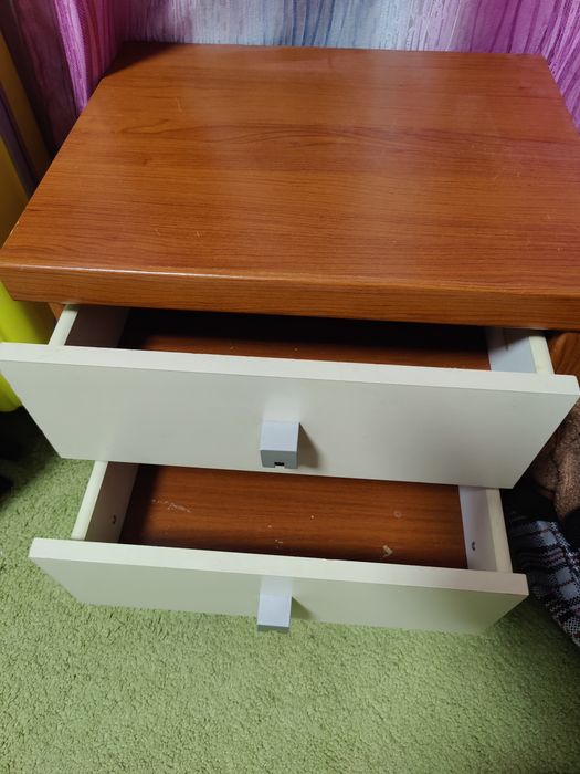 Тумбочка продам.