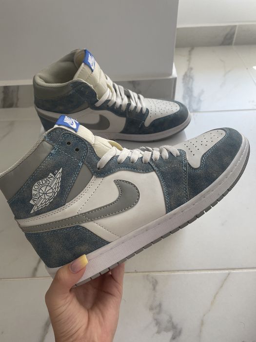 Nike Air Jordan 1 Retro High OG „Hyper Royal”