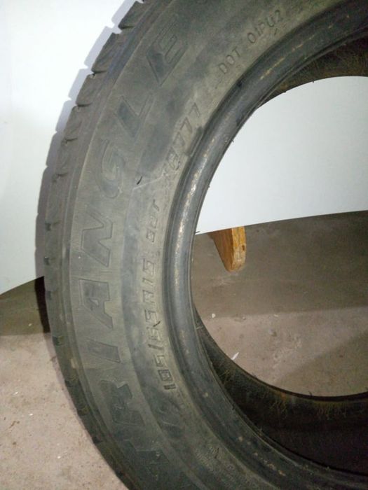 Продам зимнюю резину лепучку