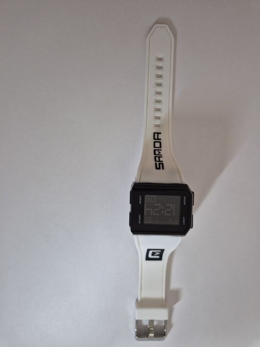 Ceas unisex, condiții bune de funcționare si estetice.