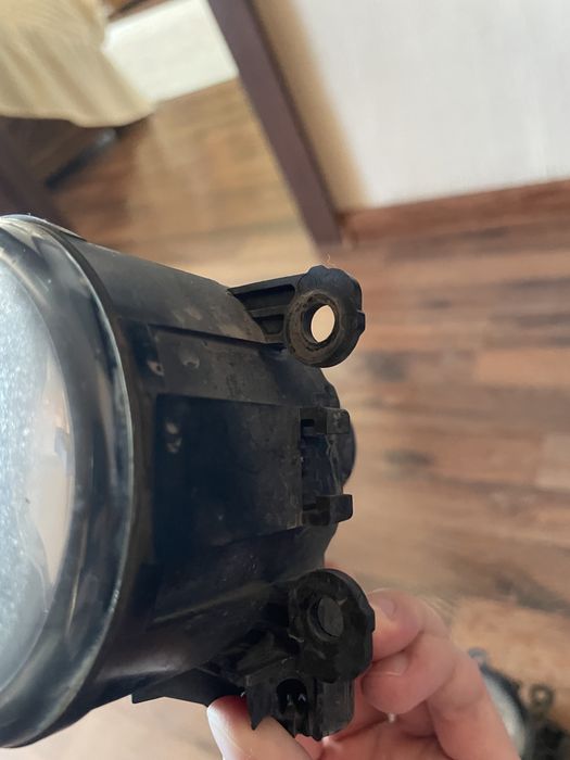 Продаю оригинал  пара противотуманки от Range Rover