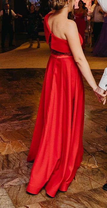 Rochie eleganta, nasa sau banchet