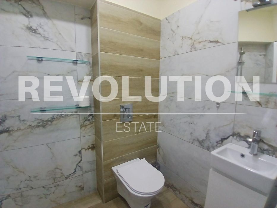 Тристаен апартамент в района на ЖП гара!