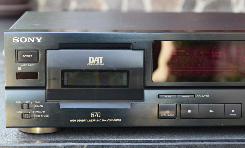 DAT Sony DTC-670, deck player