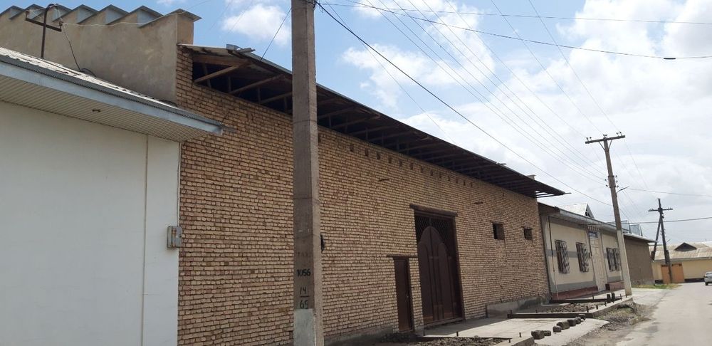 Ховли ,уй ,жой сотилади