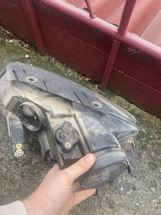 Vand faruri passat b6 stanga dreapta