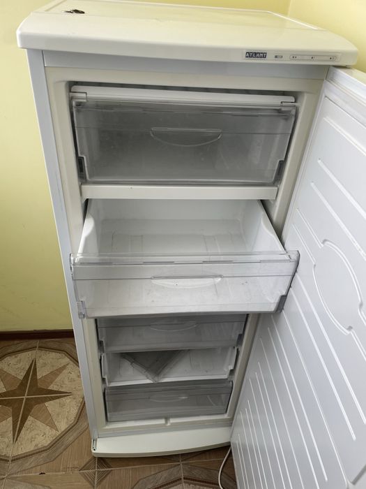 Морозильник атлант в отл сост