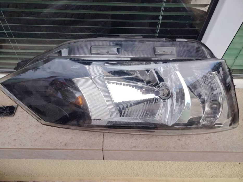 Десен фар Шкода Фабиа 3, Valeo