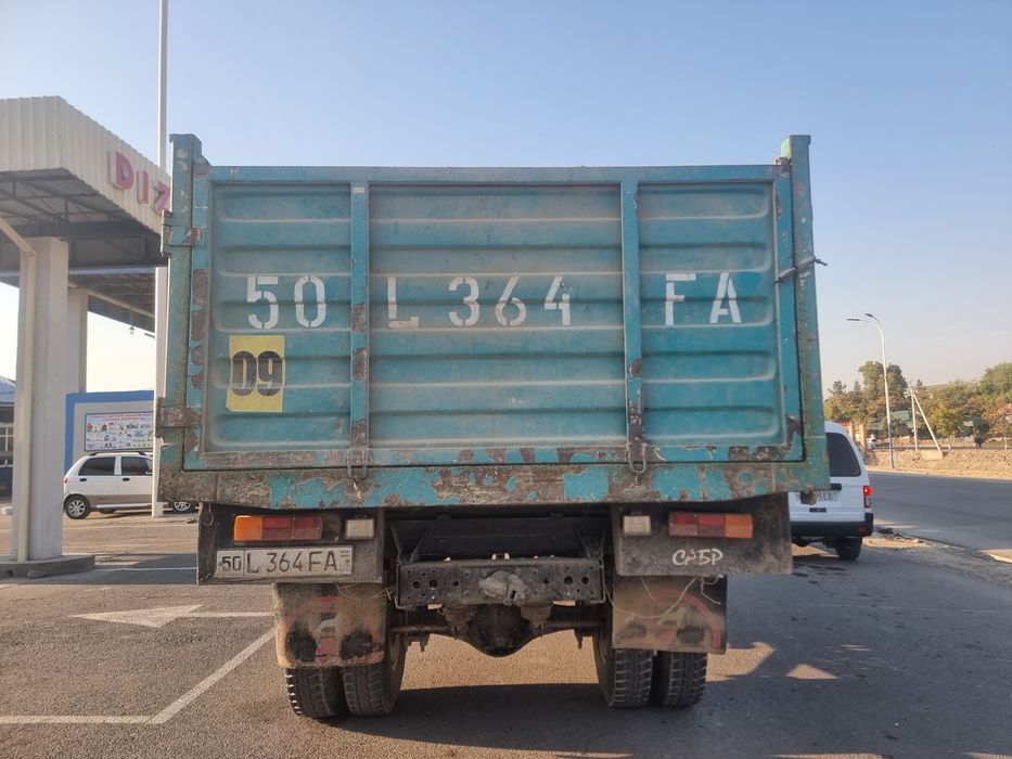 zil 130 sotiladi xolati idyal ishlab turgan