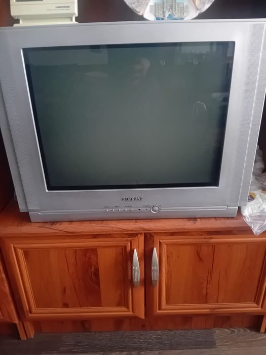 Vand televizoare in stare buna de functionare