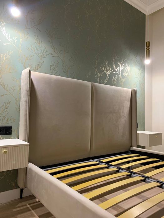 Двухспальная кровать индивидуальная модель Бриз