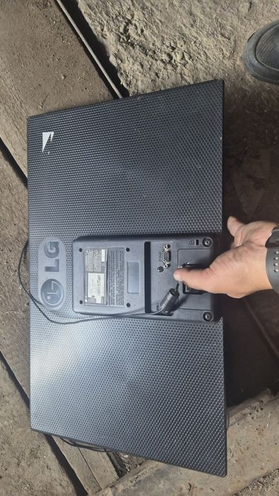 Продам монитор LG.