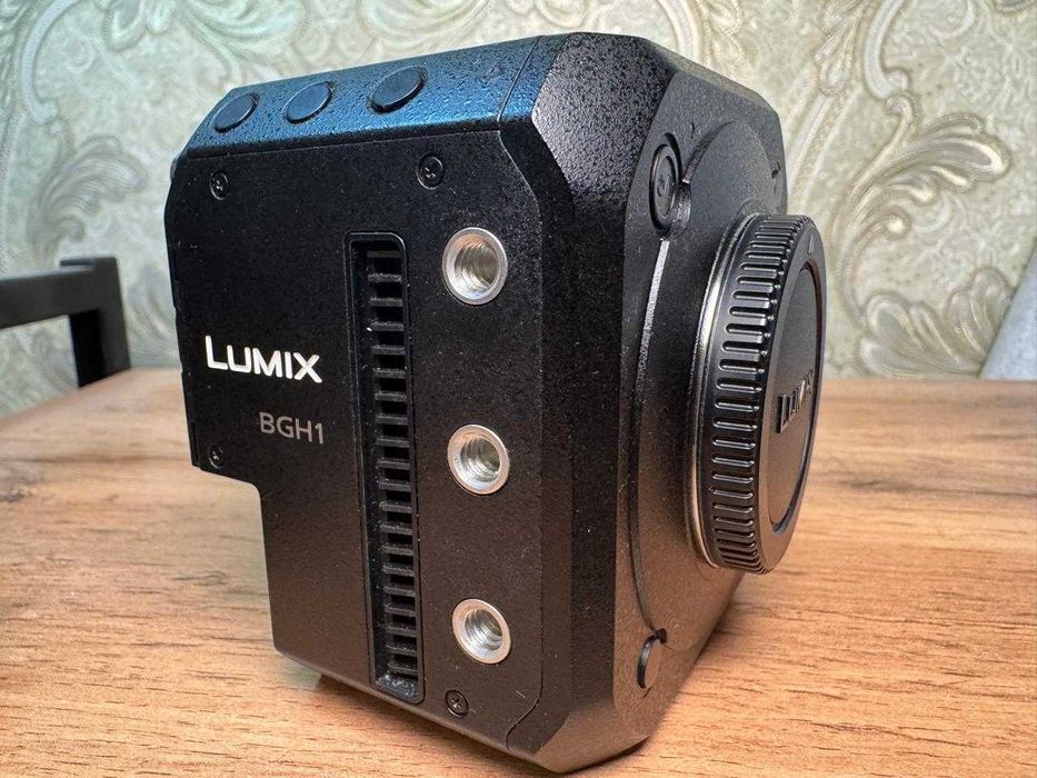 Видеокамера Panasonic Lumix BGH-1