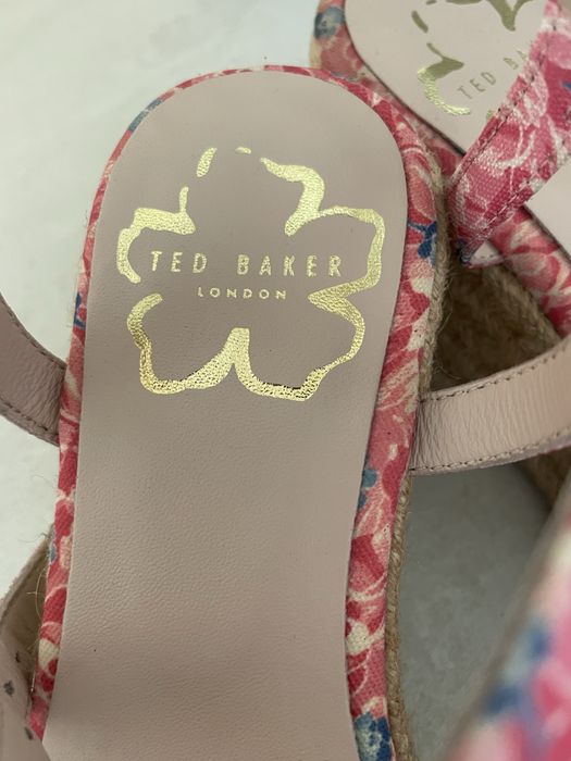 Сандали с платформа Ted Baker