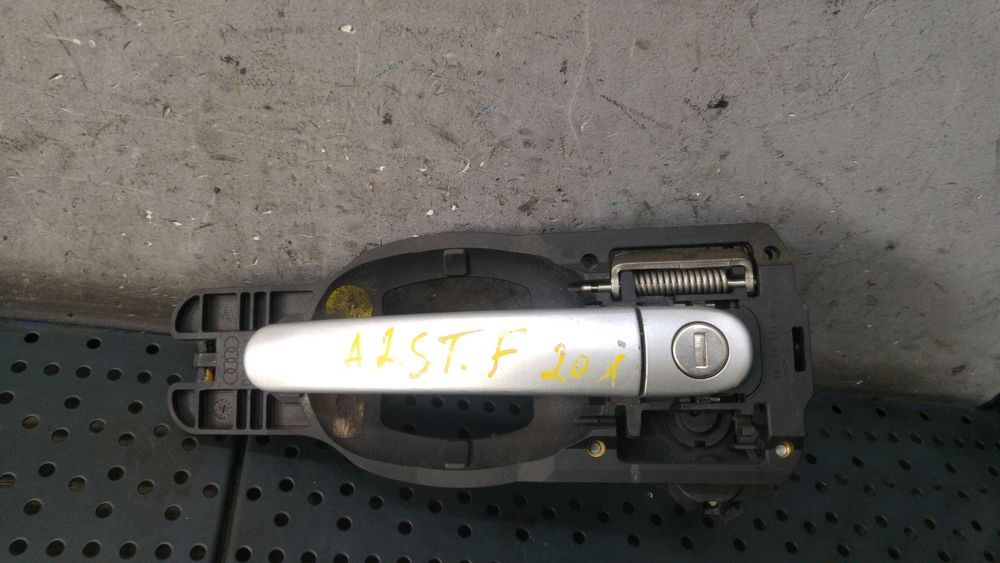 Maner usa stanga fata audi a2 8z0 8z0837885