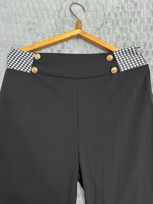 Продаются классические брюки.