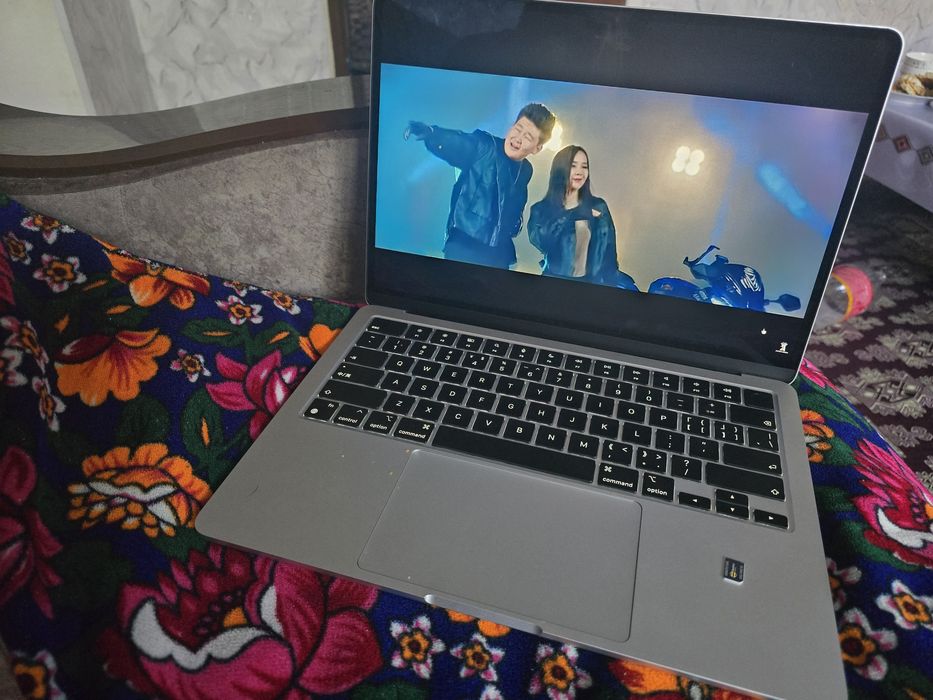 Macbook air 13 m2 8:256