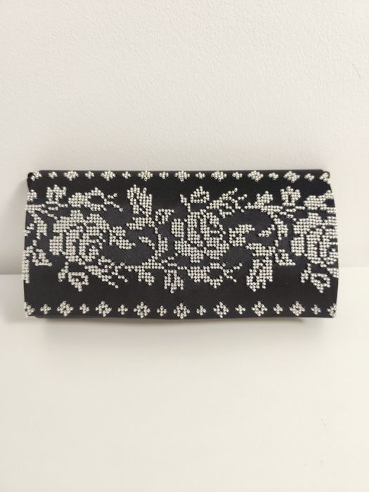 Poșetă plic cusuta cu mărgele