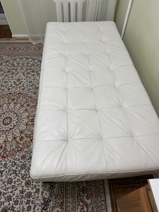 Тахта в хорошем состоянии