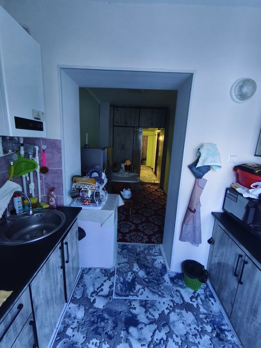 1-qavatdan 3xonali uy narsalari bilan sotiladi, maklersiz!