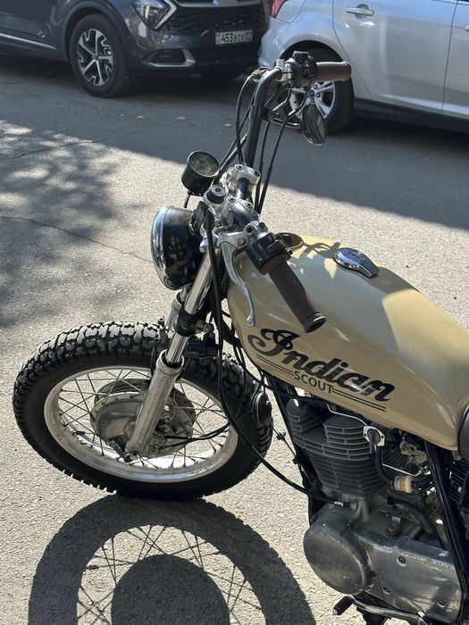 Yamaha SR400 bratstyle