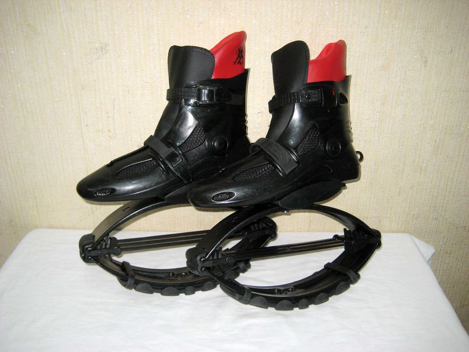 Прыгающий обув FUNNY JUMPS спортивный мало ползвано отличном состоянии