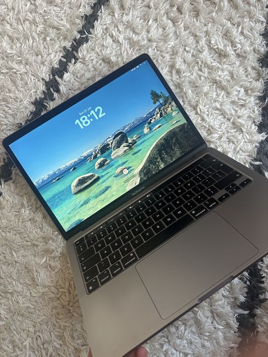 2022 MacBook Pro M2