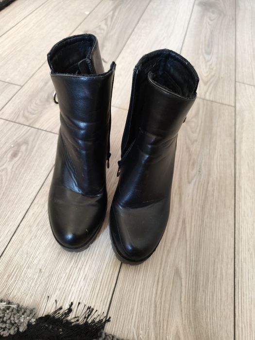 Ghete scurte mărimea 37