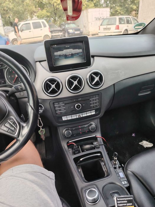 Mercedes Benz B180