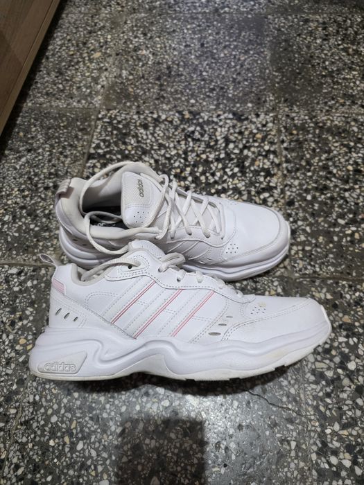 Маратонки найк...