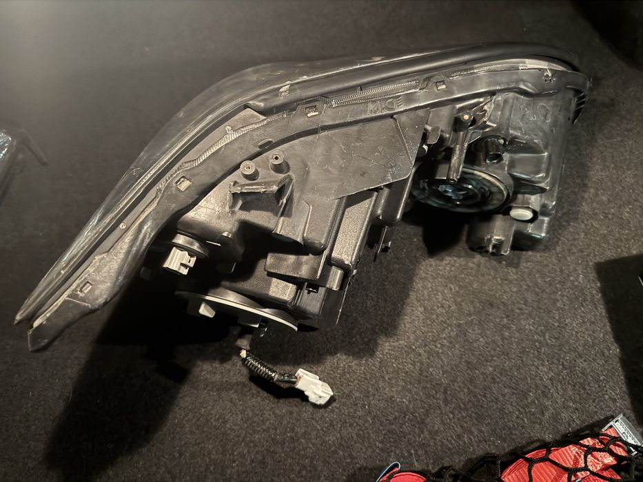 Продам фары на Lexus RX330