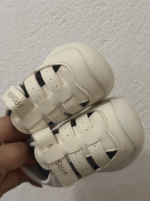 Обувки за бебе момче 18/19/20 номер